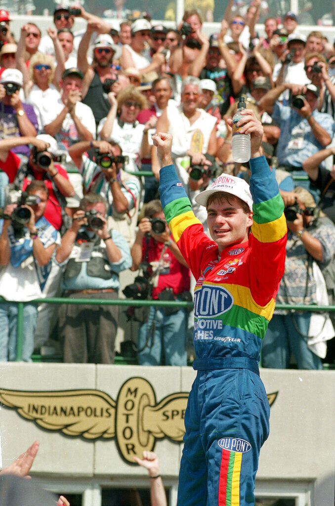 1994: Jeff Gordon wins Brickyard 400, first stock car race at Indianapolis Motor Speedway